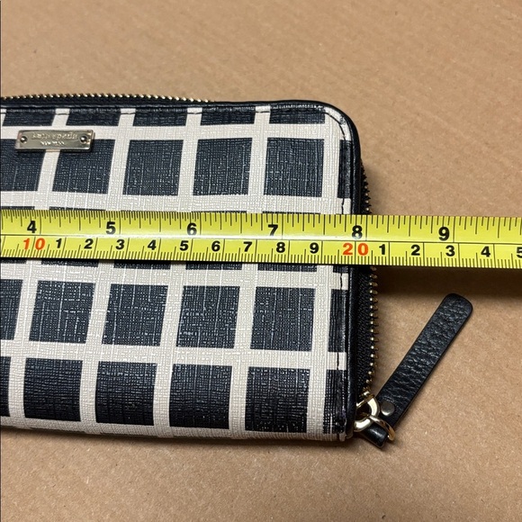 Kate Spade 'Laurel' zip-around wallet with a checkered pattern -Saffiano leather - Picture 8 of 9